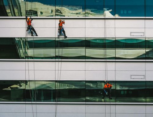 Dos & Don’ts of Cleaning Your Commercial Glass