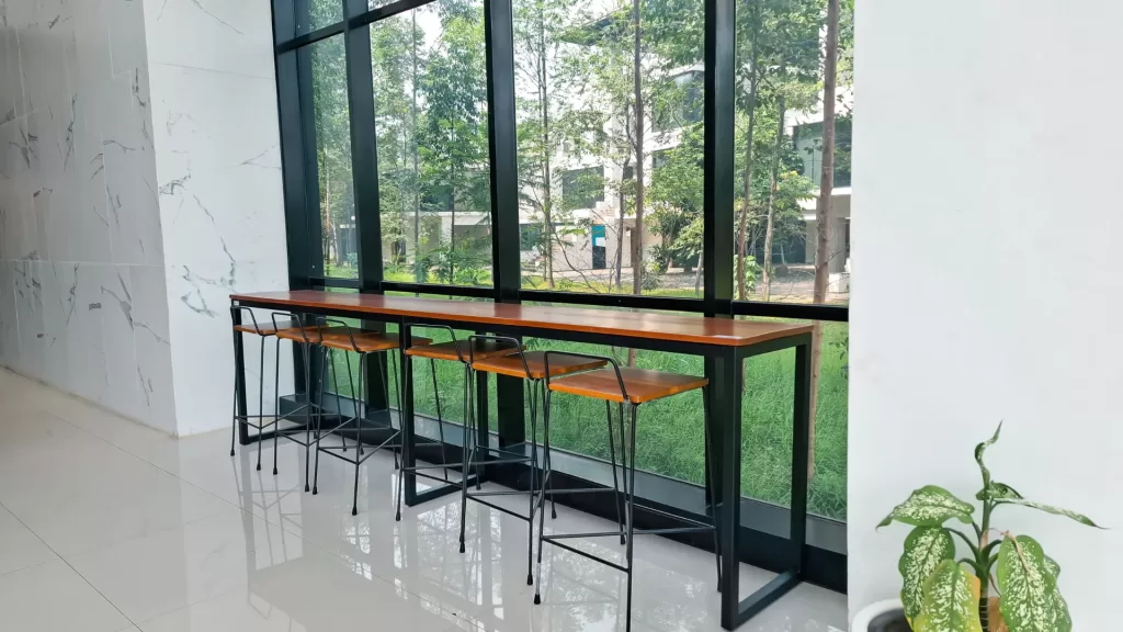 Window Bar Seating with Full Glass Panels