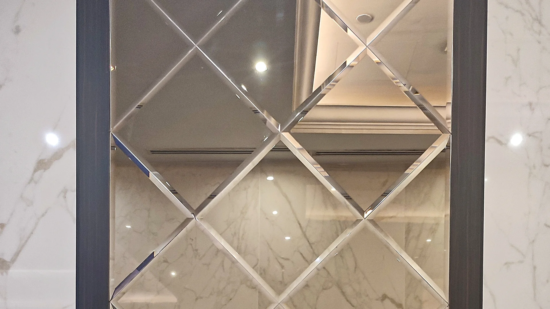 Beveled Mirrors Explained – Why They Add Instant Elegance To Your Space